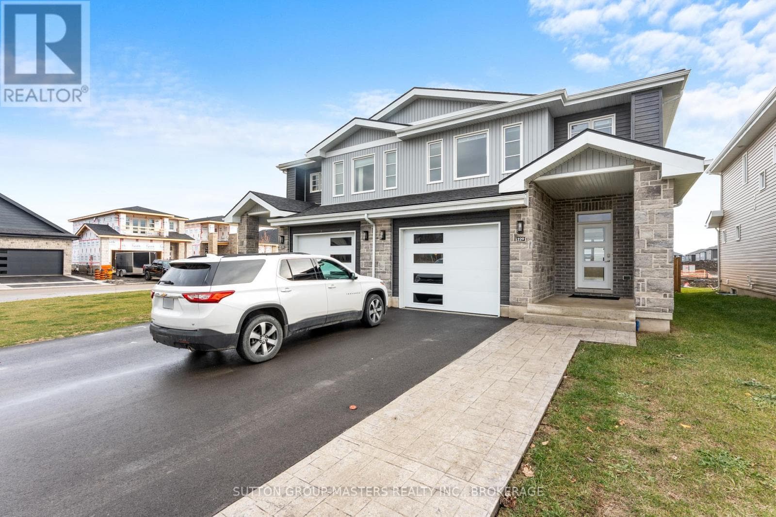 229 SUPERIOR DRIVE — photo 2