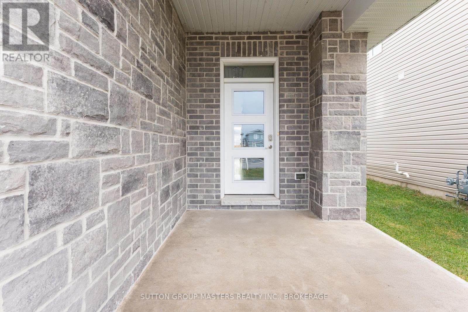 229 SUPERIOR DRIVE — photo 3