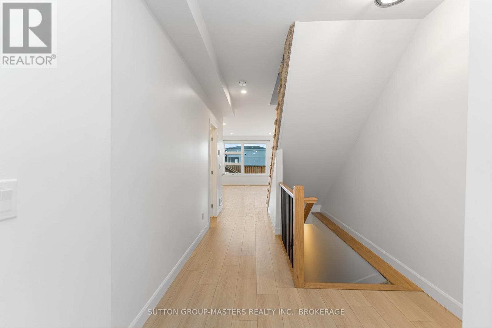 229 SUPERIOR DRIVE — photo 4