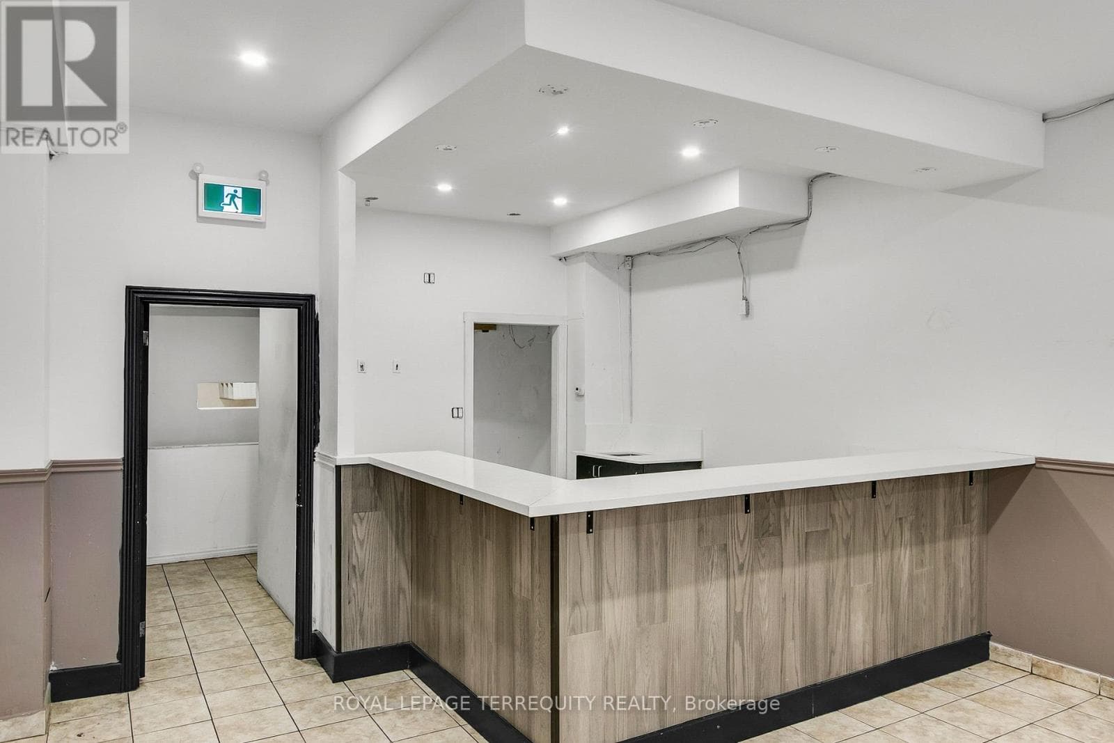 1680 ST CLAIR AVENUE W, Toronto — photo 4