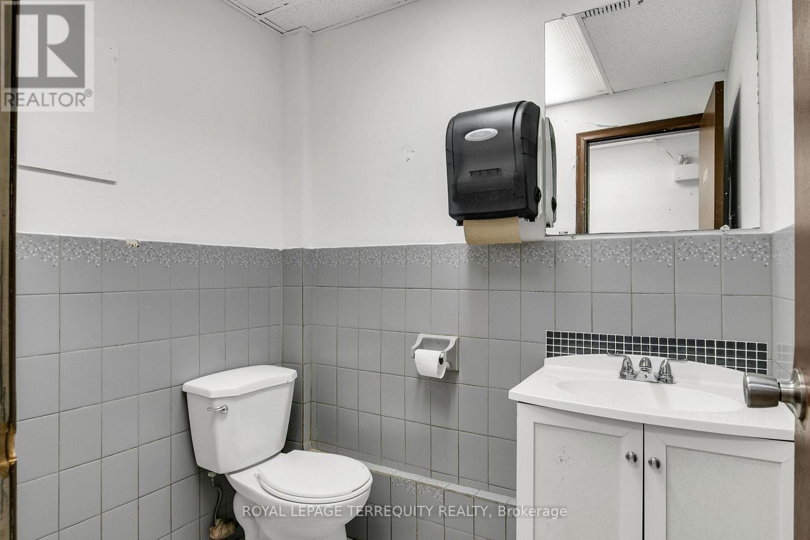 1680 ST CLAIR AVENUE W, Toronto — photo 3