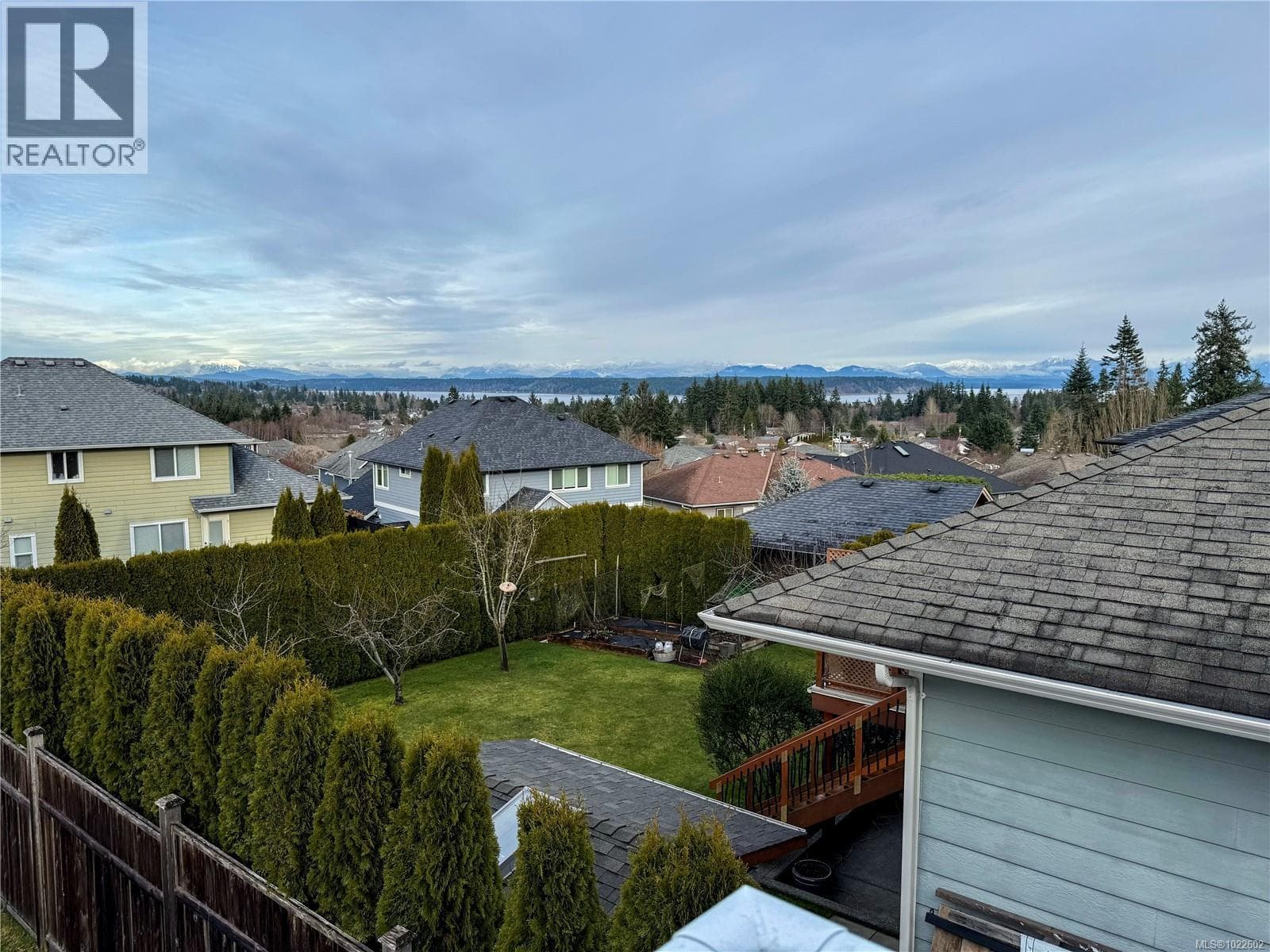 878 Erickson Rd — photo 2