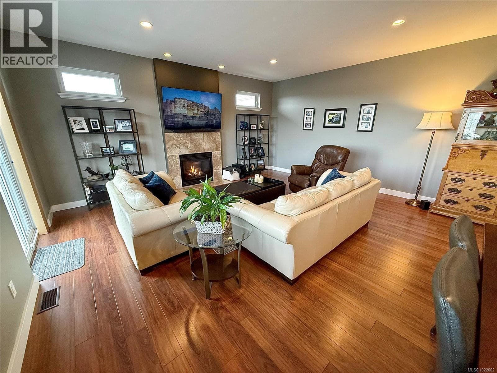 878 Erickson Rd — photo 4