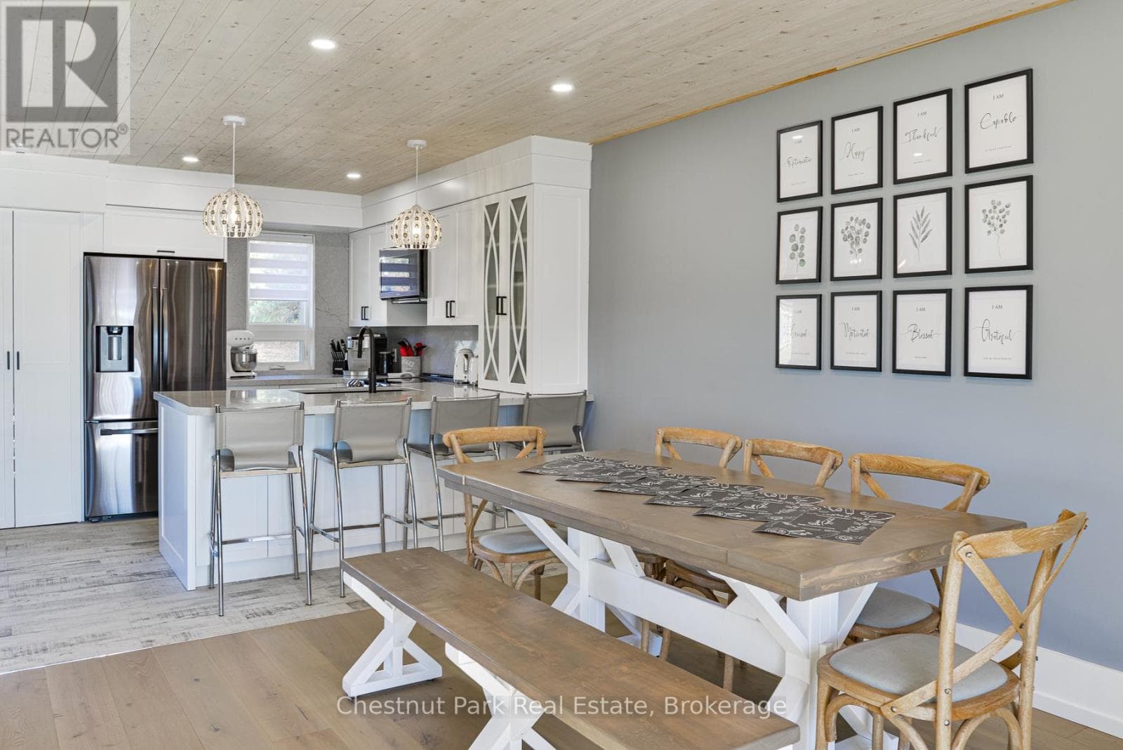 4 TURNER DRIVE — photo 3