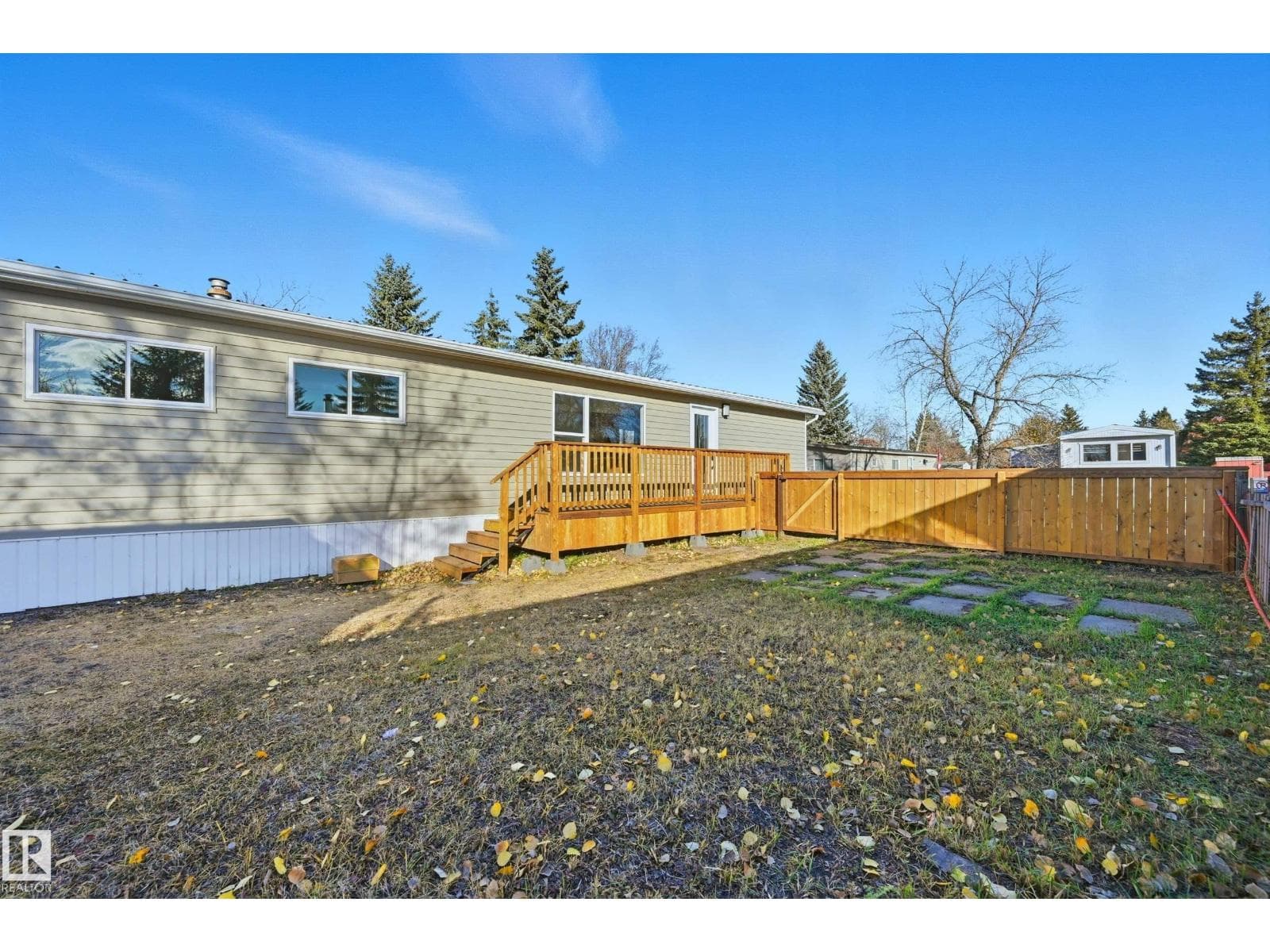 2 MEADOW DRIVE NORTHWEST — photo 3
