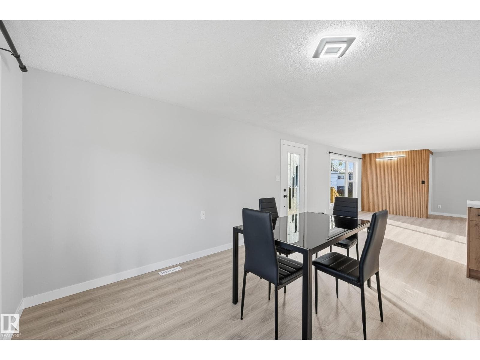 2 MEADOW DRIVE NORTHWEST — photo 4
