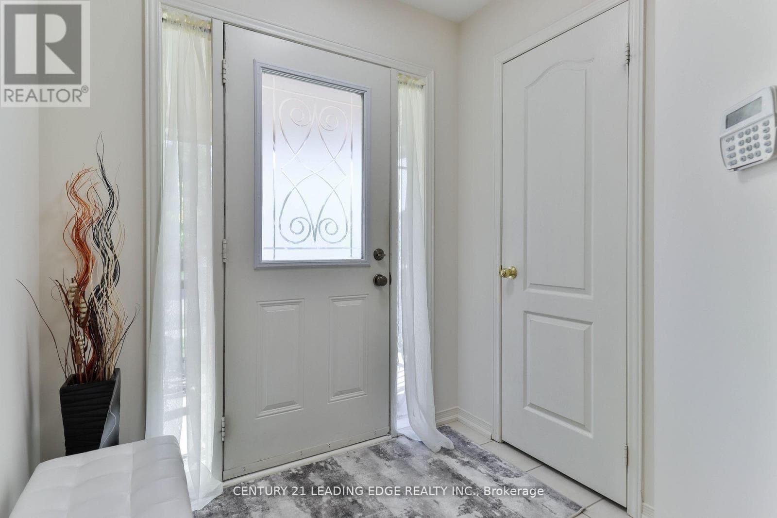 15 ROBERTDALE COURT, Toronto — photo 4