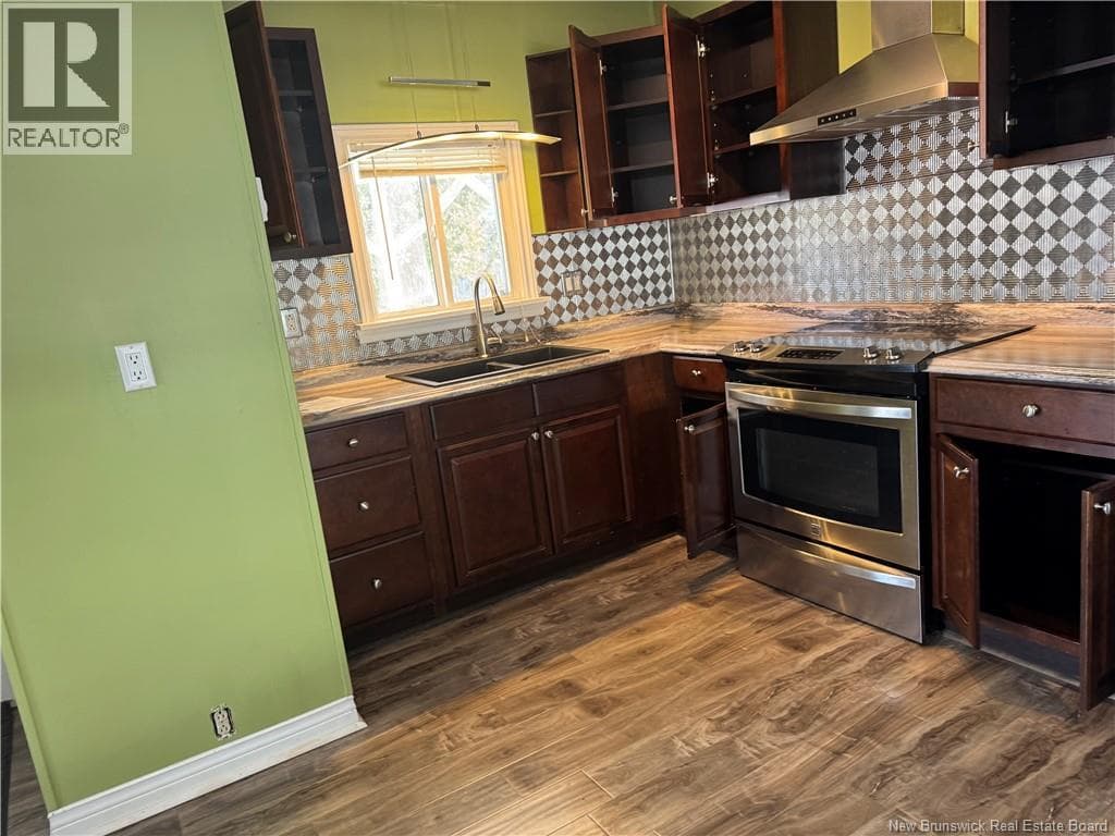 103 LEAFWOOD CRESCENT — photo 3
