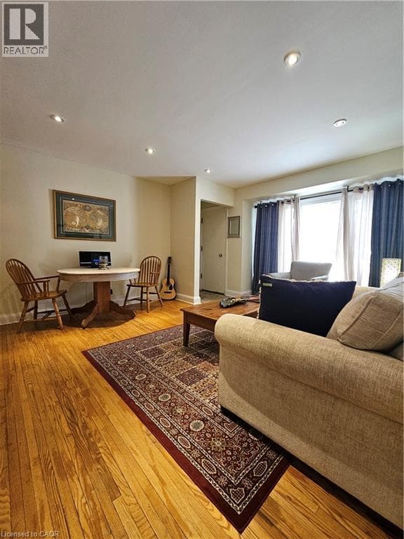 379 ST. LEGER Street — photo 5
