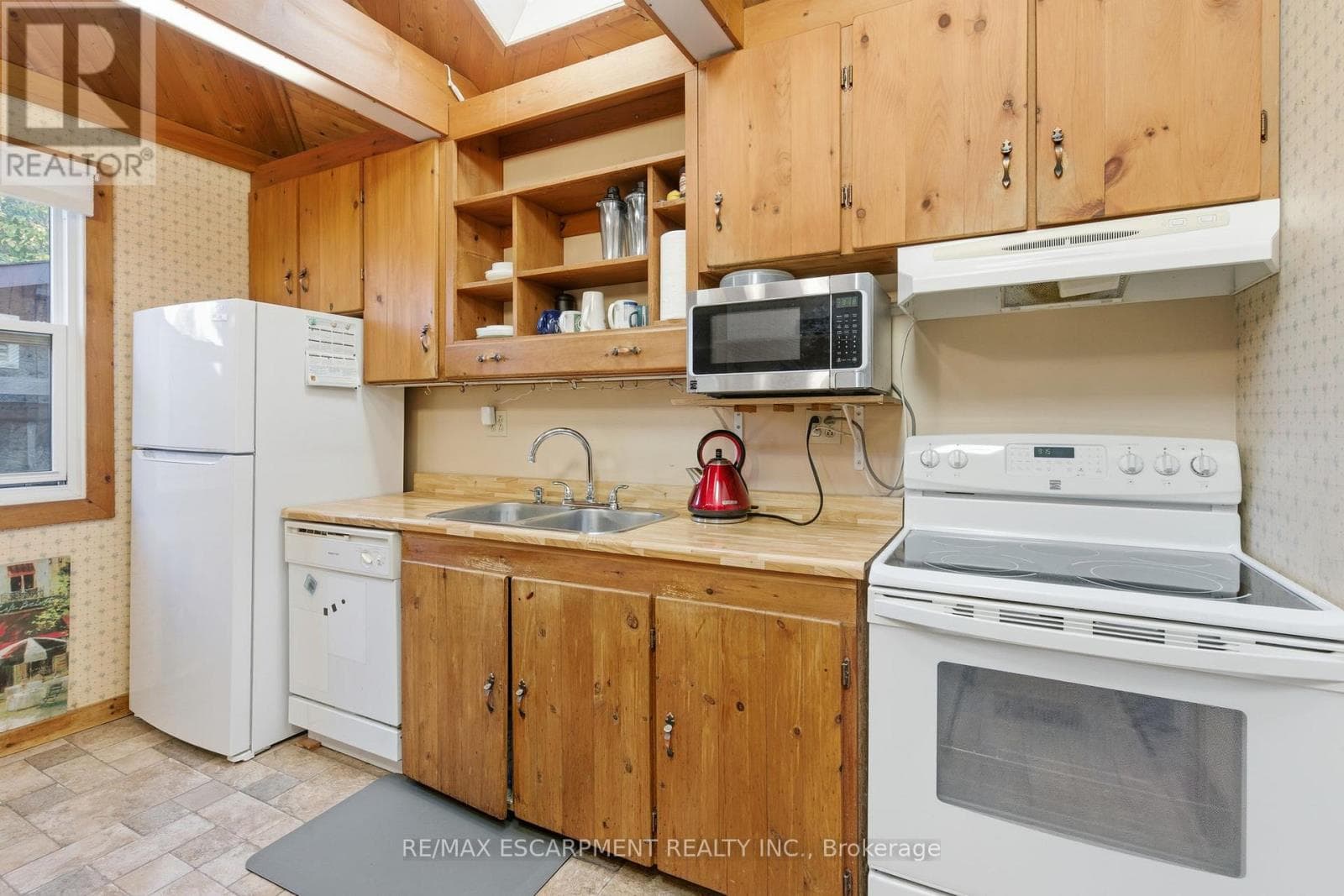267 THAYER AVENUE — photo 3