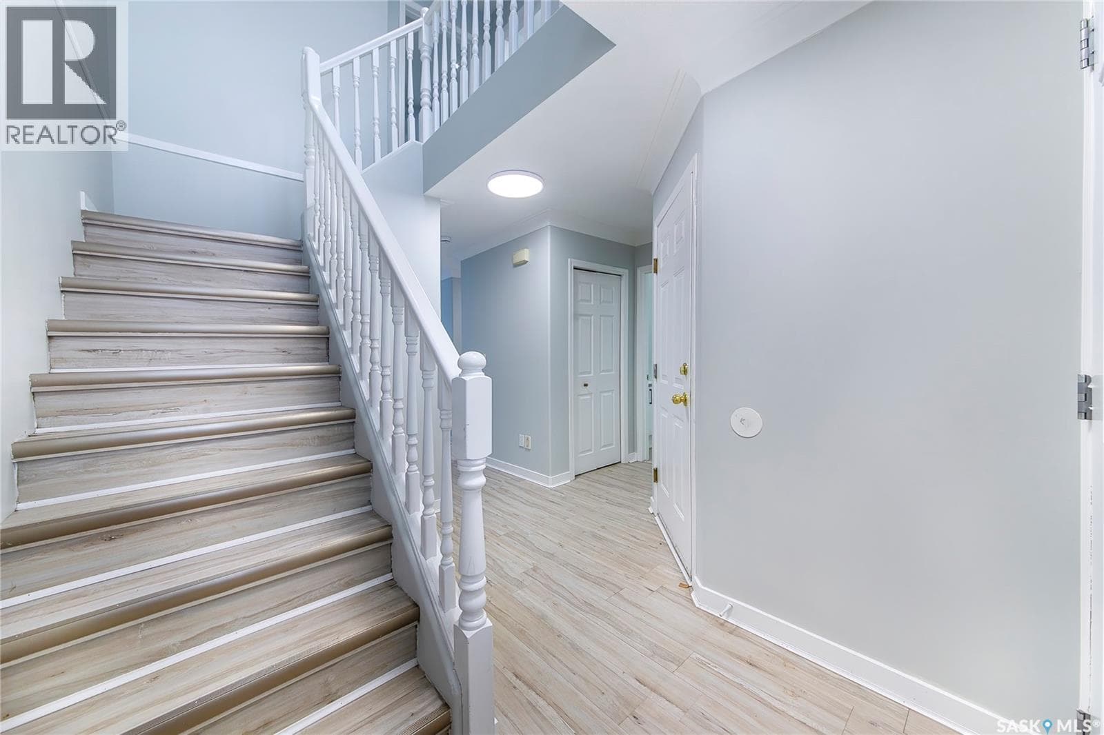 28 215 Pinehouse DRIVE — photo 3