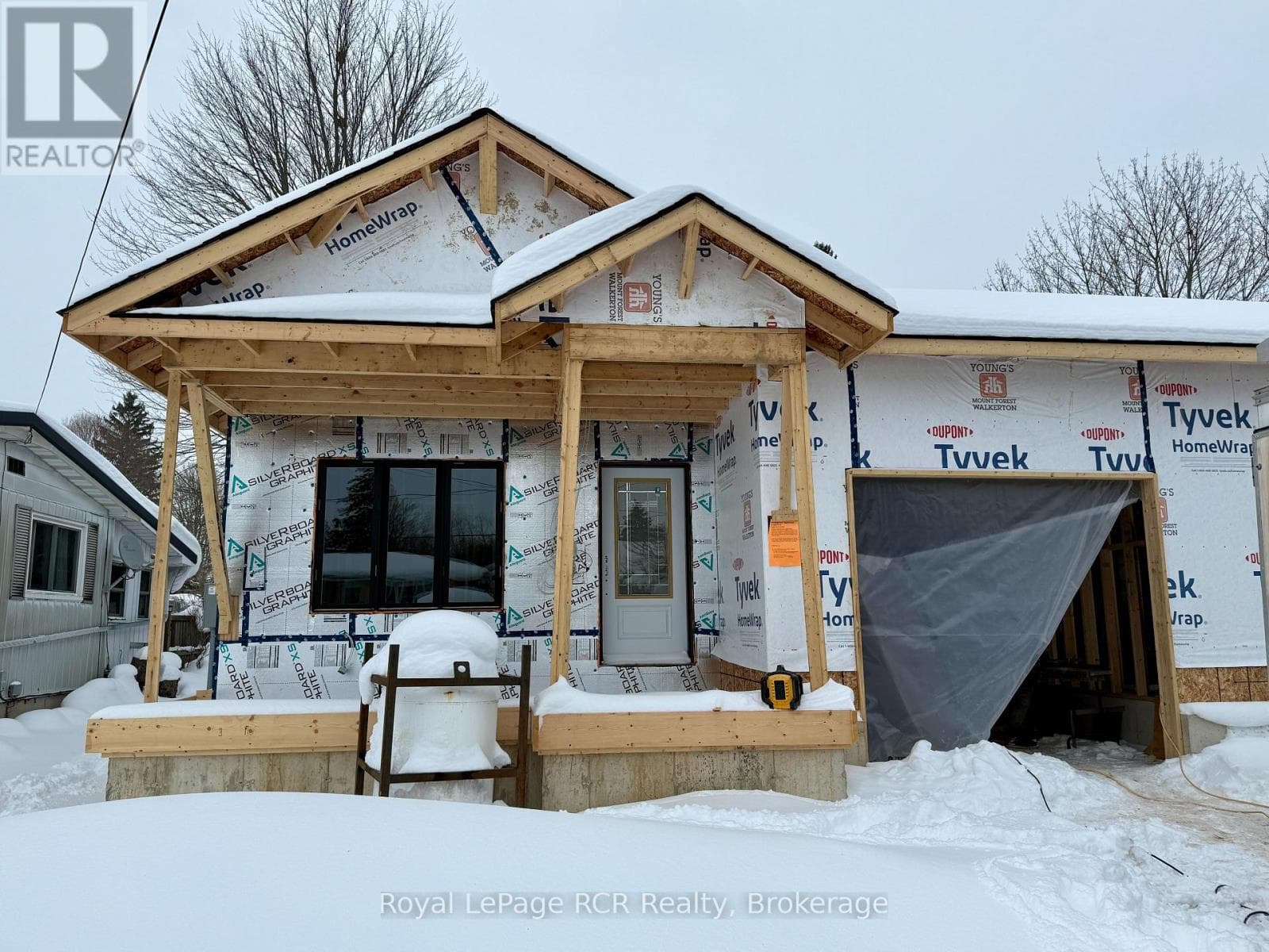 86 GRIFFITH STREET — photo 3