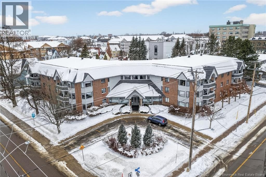191 Queen Street Unit# 206 in 