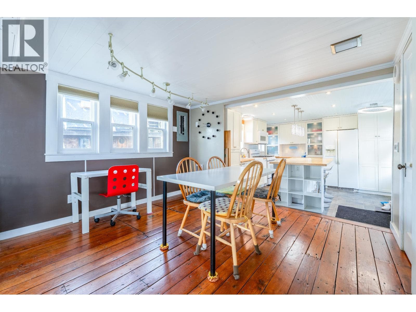 12 23080 DYKE ROAD in Hamilton