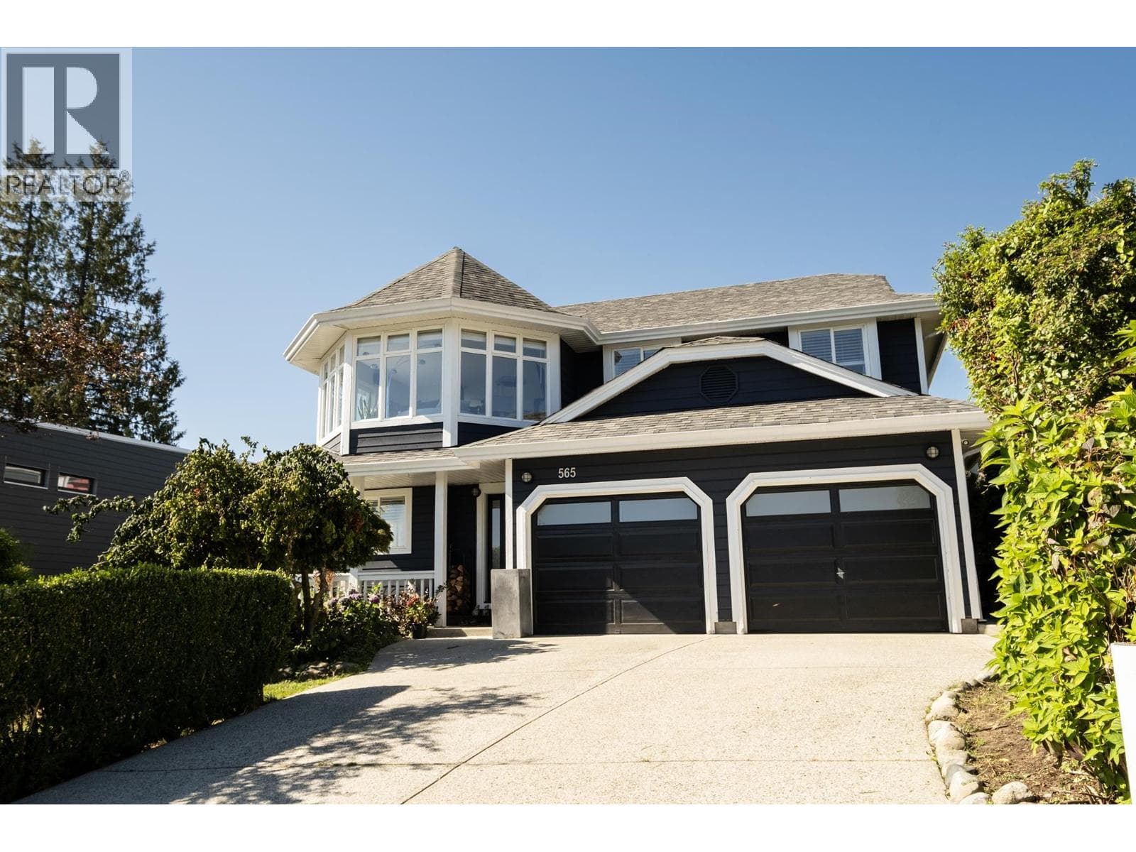 565 WILDWOOD CRESCENT — photo 3