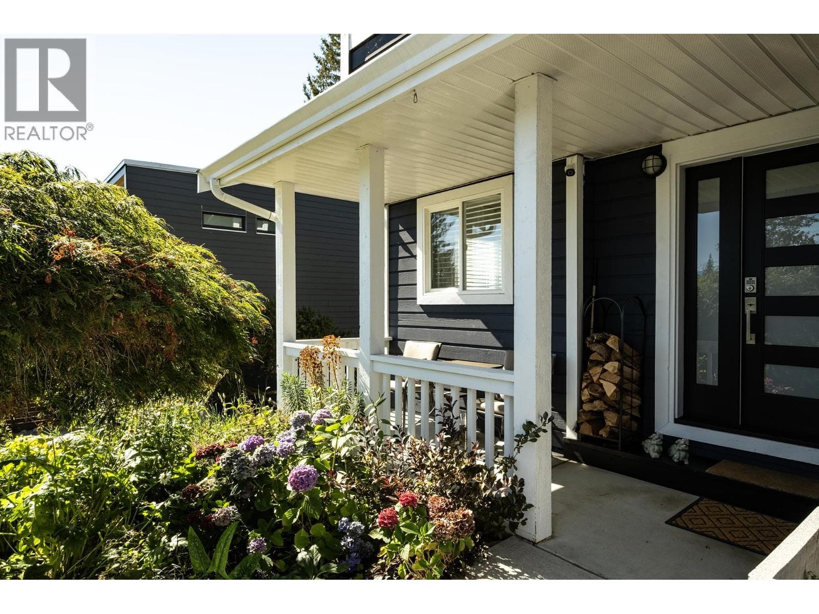 565 WILDWOOD CRESCENT — photo 4