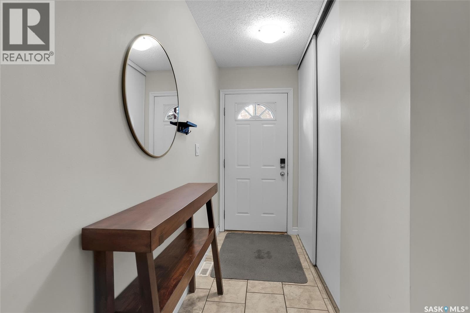 27 215 Primrose DRIVE — photo 2