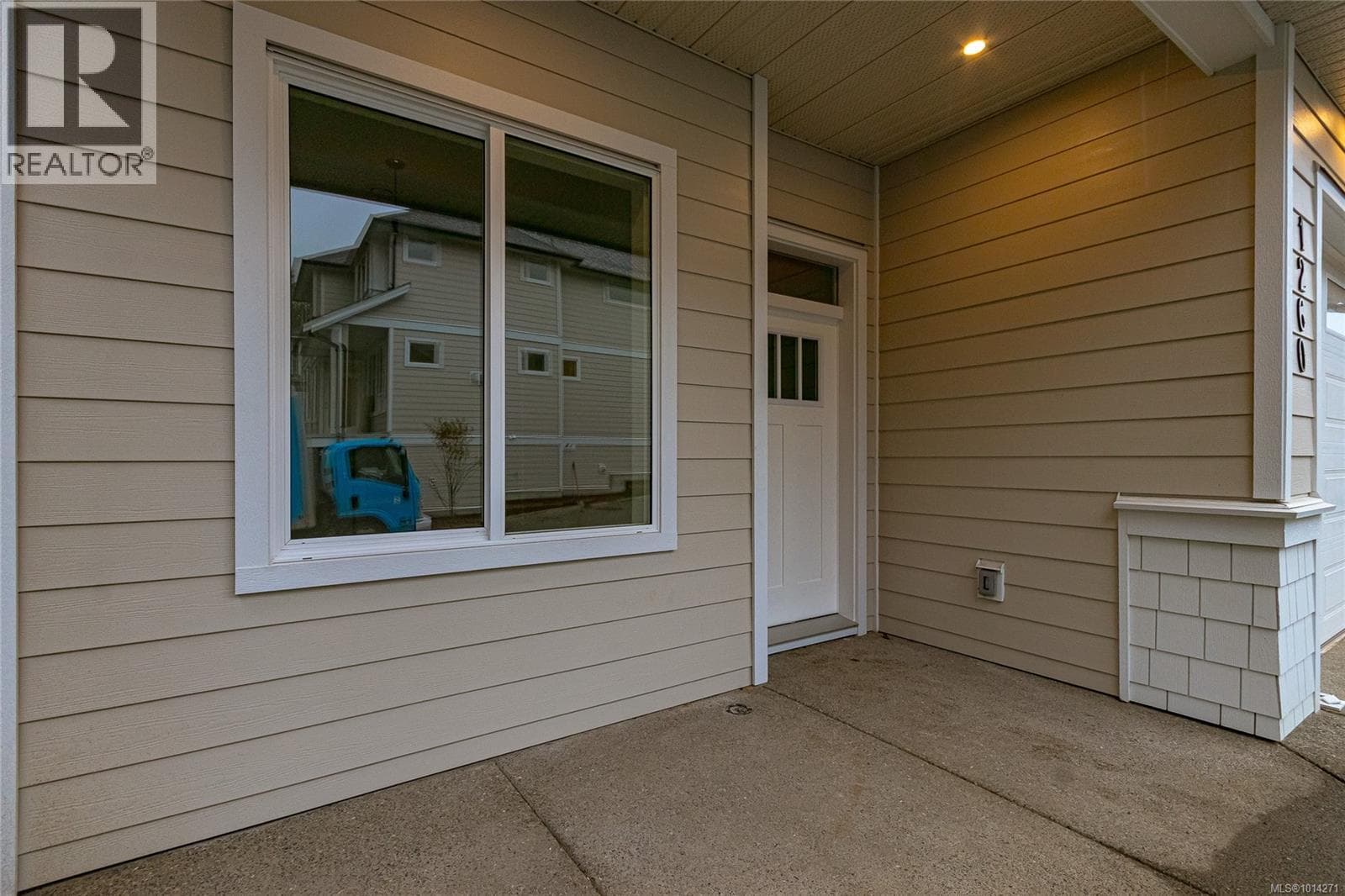 1260 ASHMORE TERRACE — photo 4