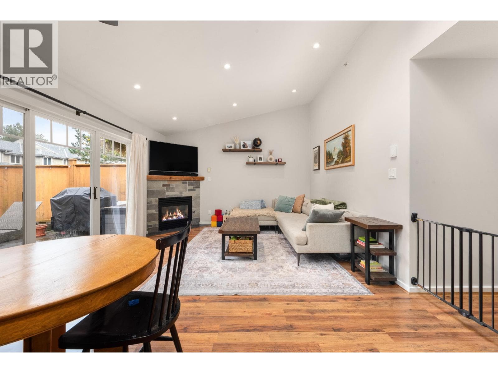 73 1821 WILLOW CRESCENT — photo 5
