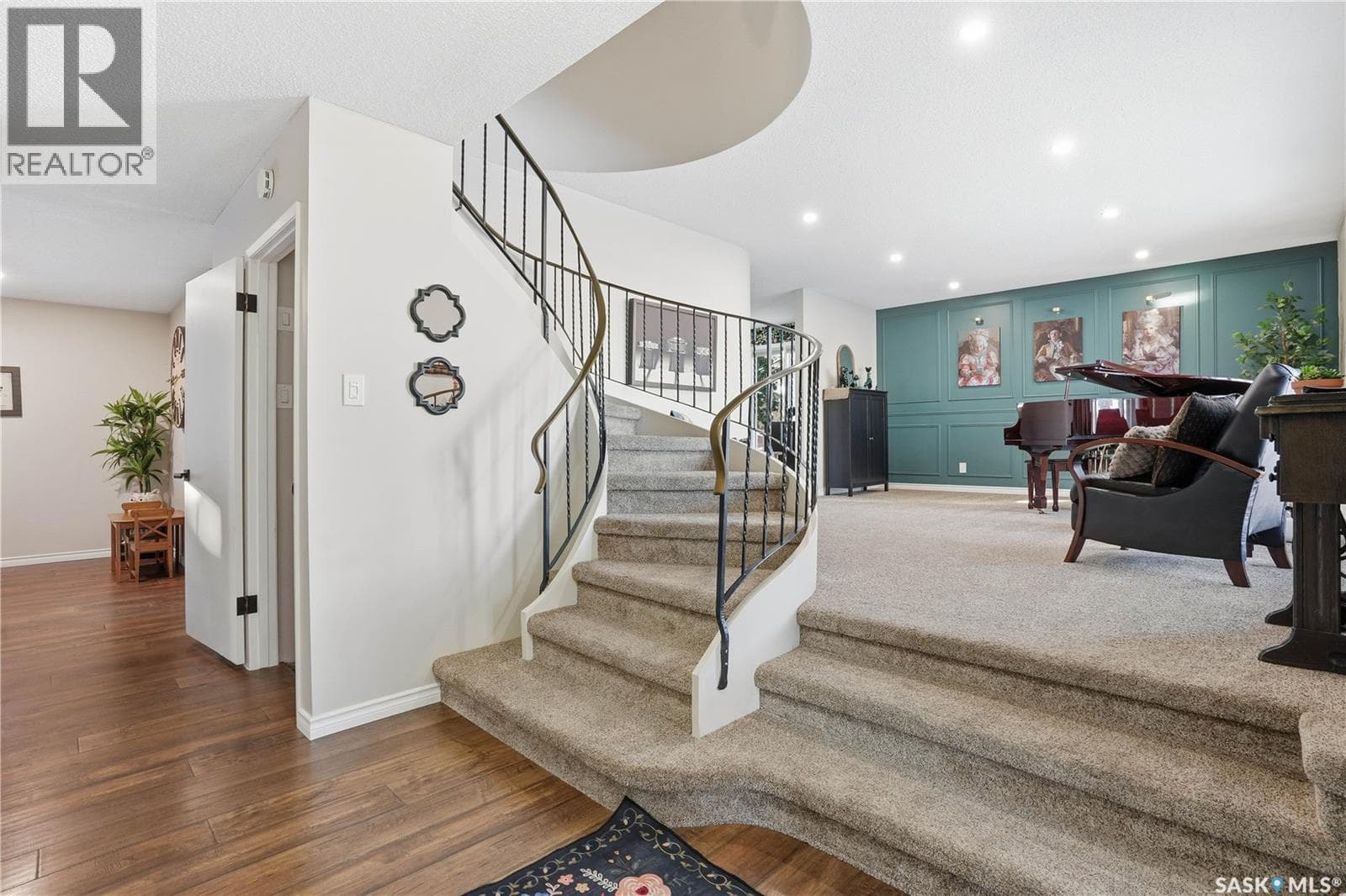 219 SUNSET DRIVE — photo 4