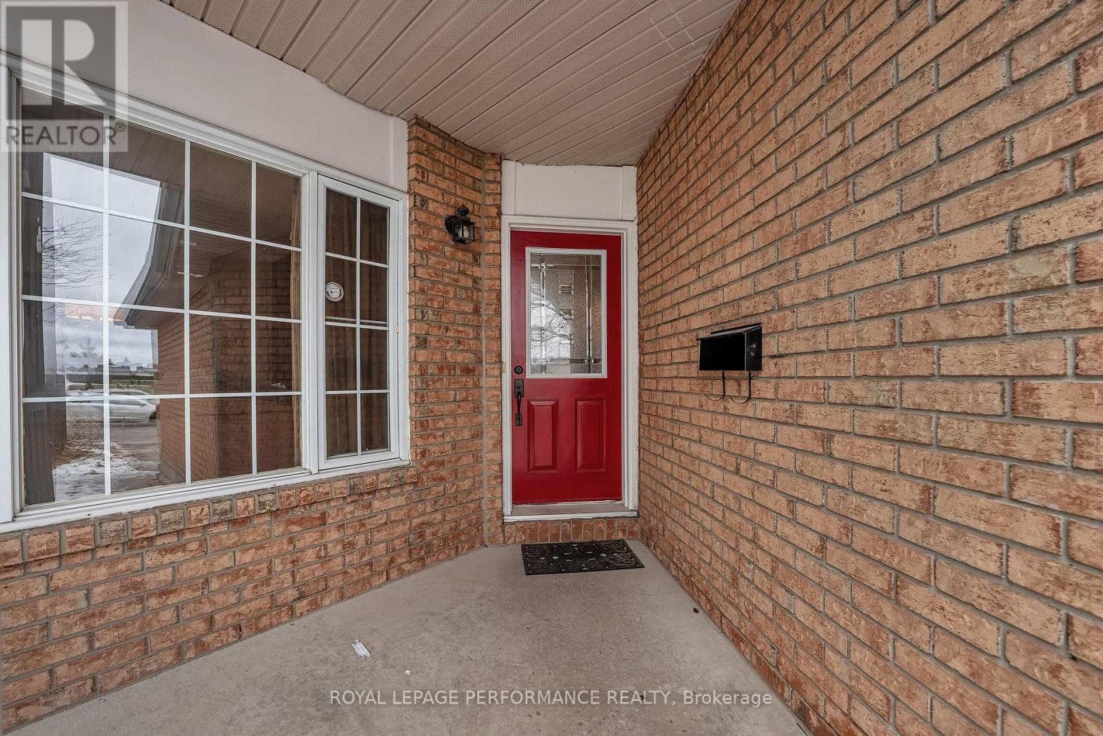644 VALIN STREET, Ottawa — photo 3