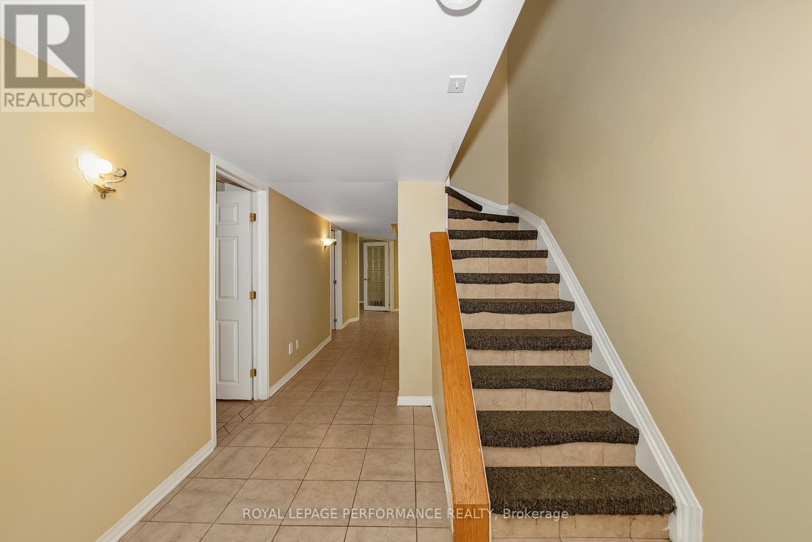 644 VALIN STREET, Ottawa — photo 4