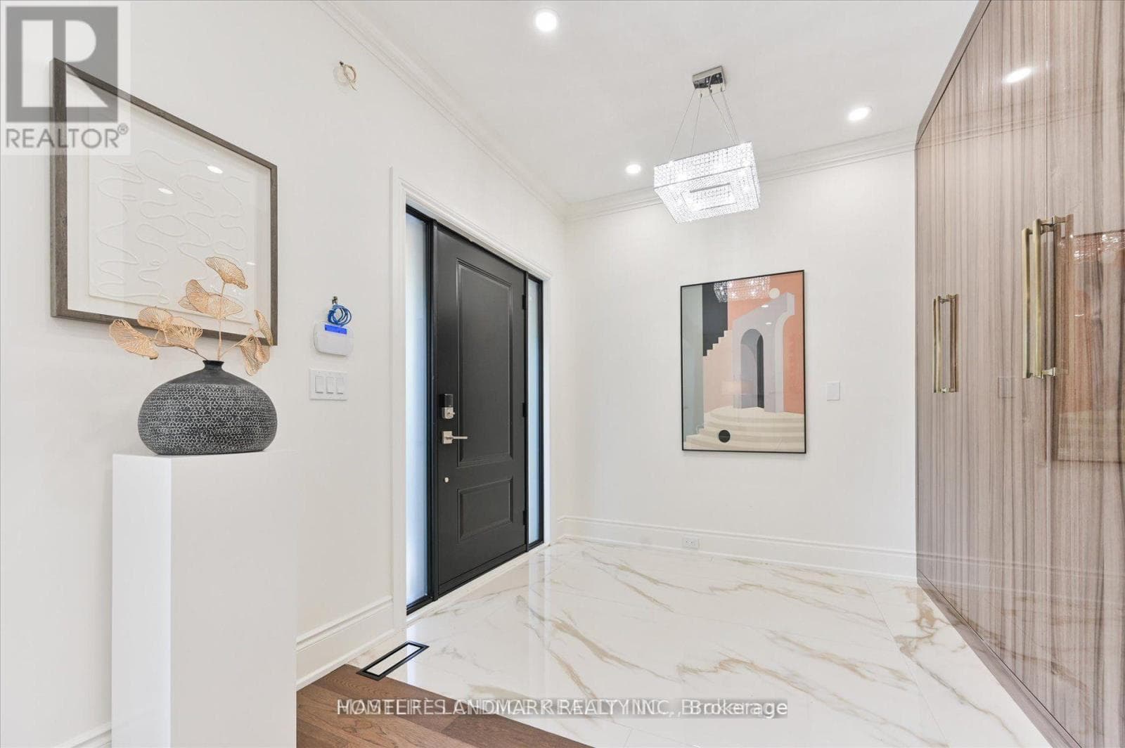382 ST CLEMENTS AVENUE — photo 3