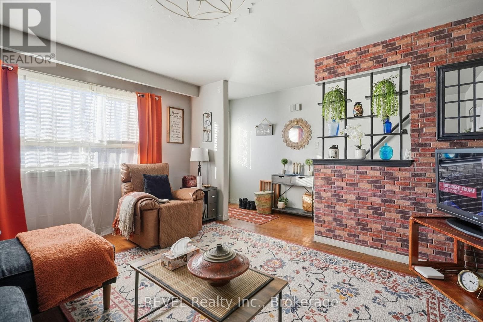 137 WELLINGTON STREET — photo 4