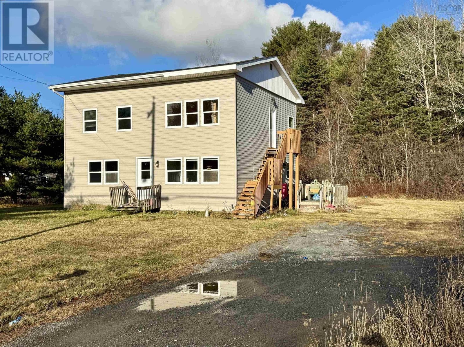 2695 SACKVILLE DRIVE — photo 2