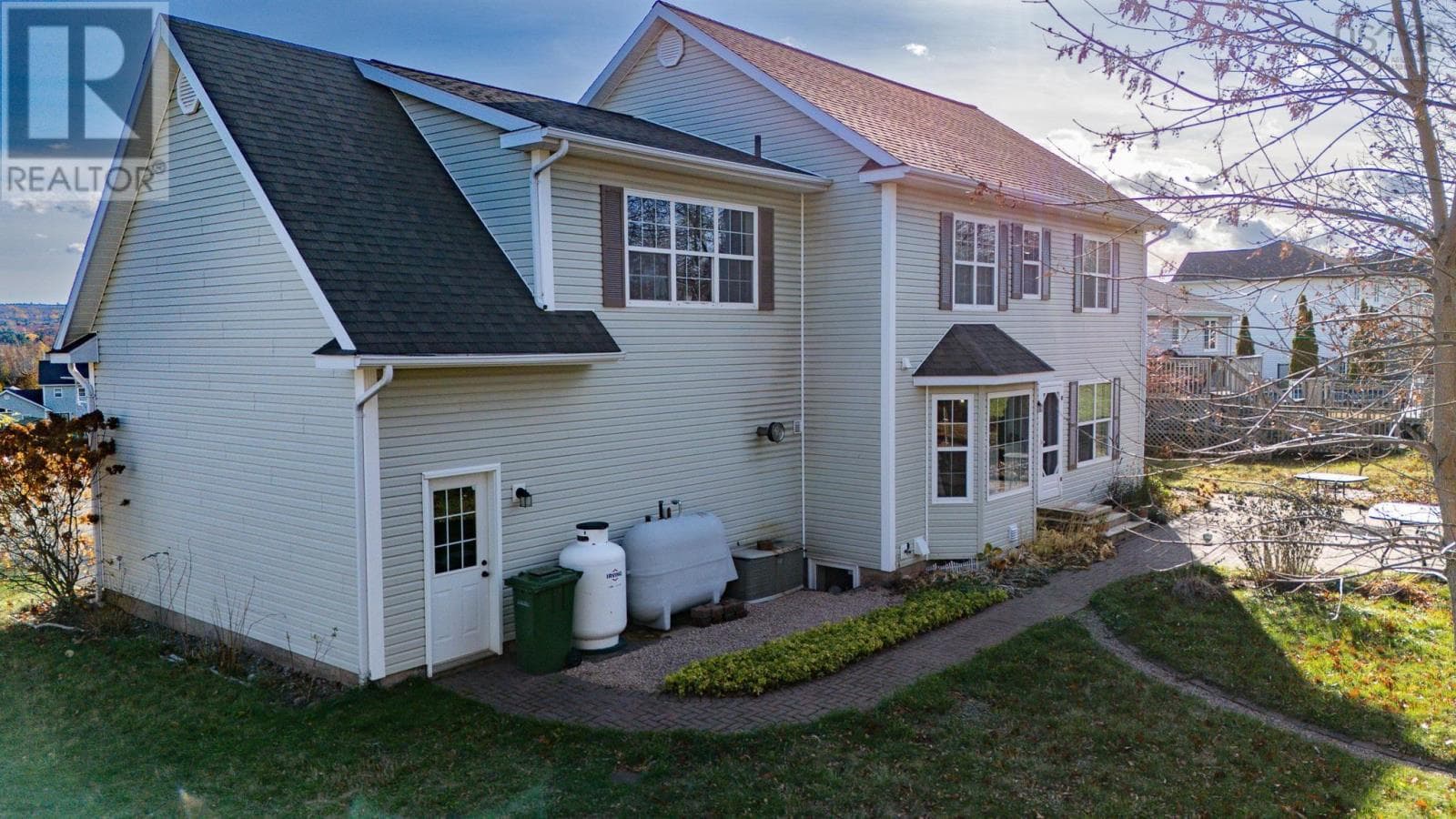 830 SUMMERFIELD COURT — photo 4