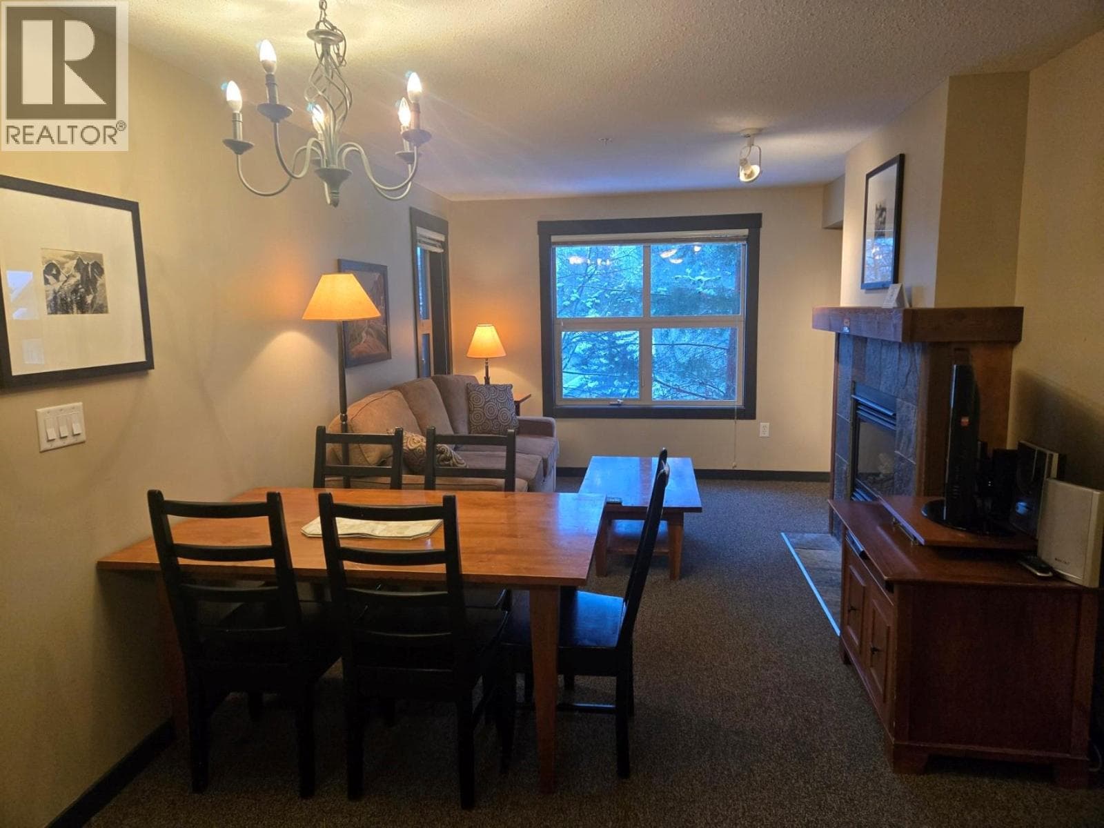 2070 Summit Drive Unit# 406, Interior REALTORS® — photo 2