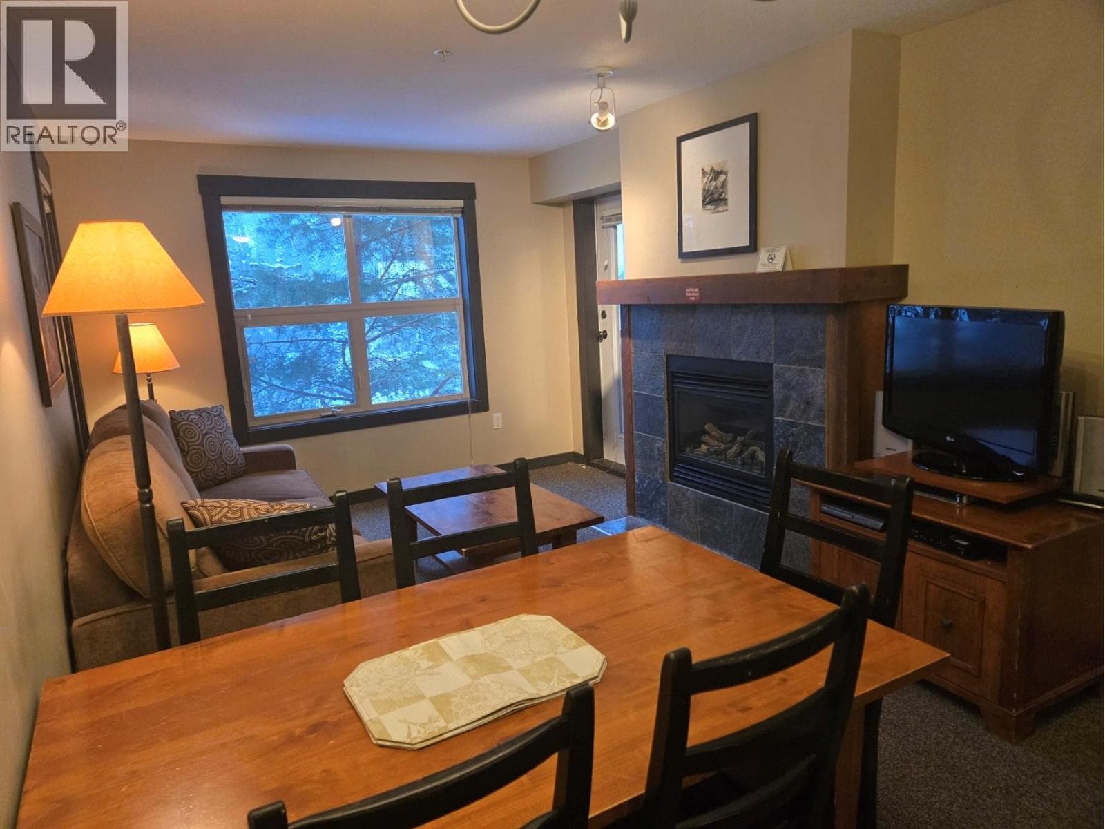 2070 Summit Drive Unit# 406, Interior REALTORS® — photo 3