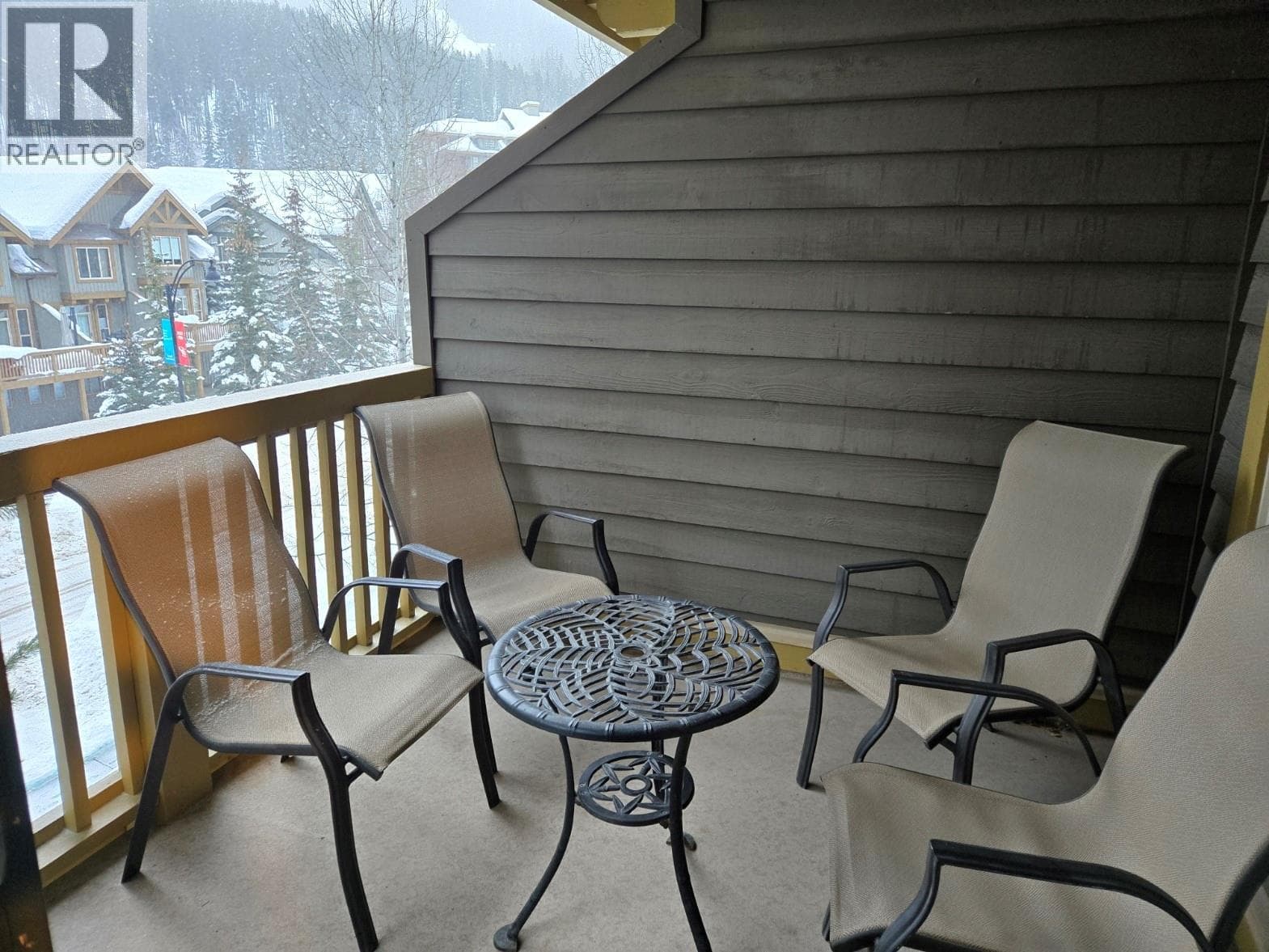 2070 Summit Drive Unit# 406, Interior REALTORS® — photo 5