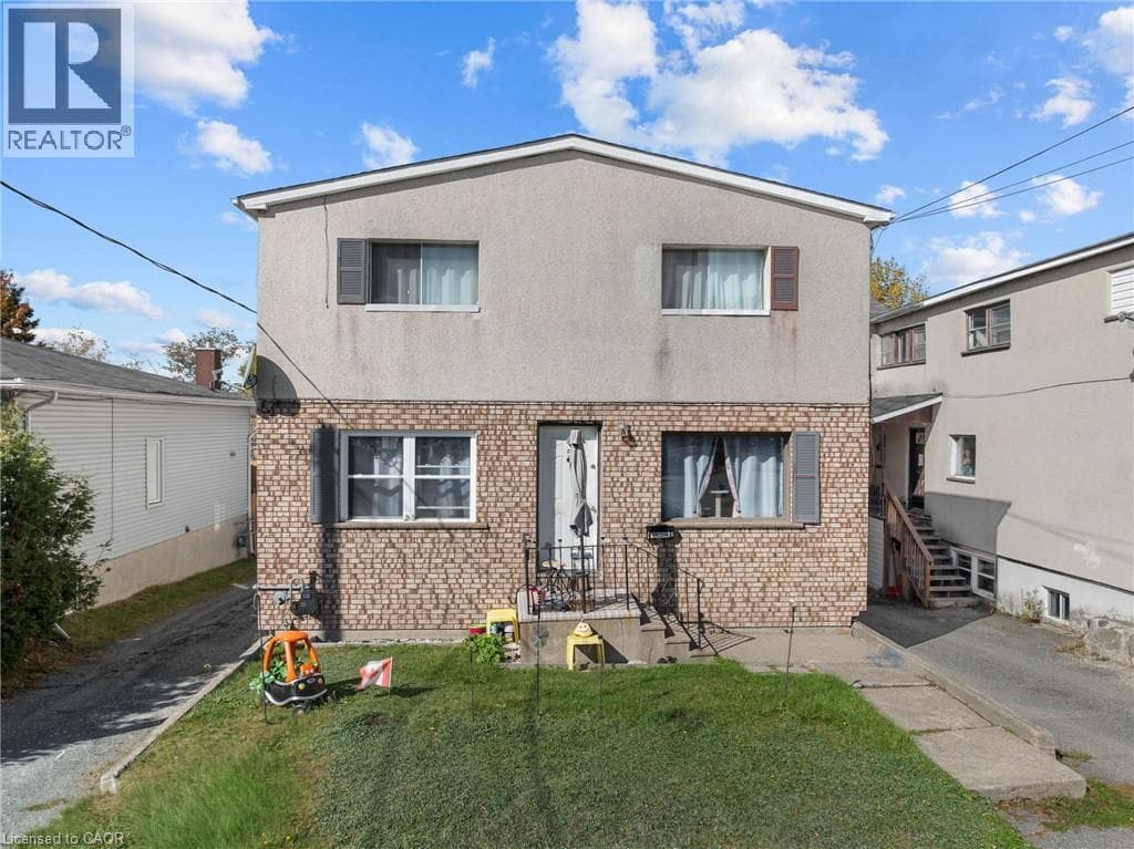 381 LESLIE STREET — photo 5