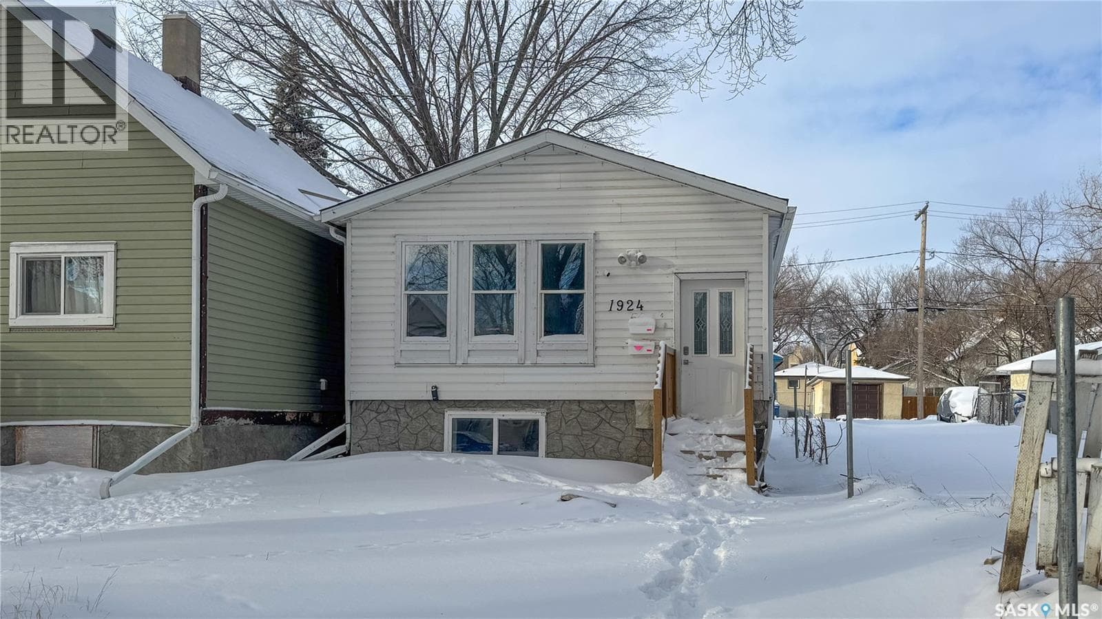 1924 MONTREAL STREET — photo 2