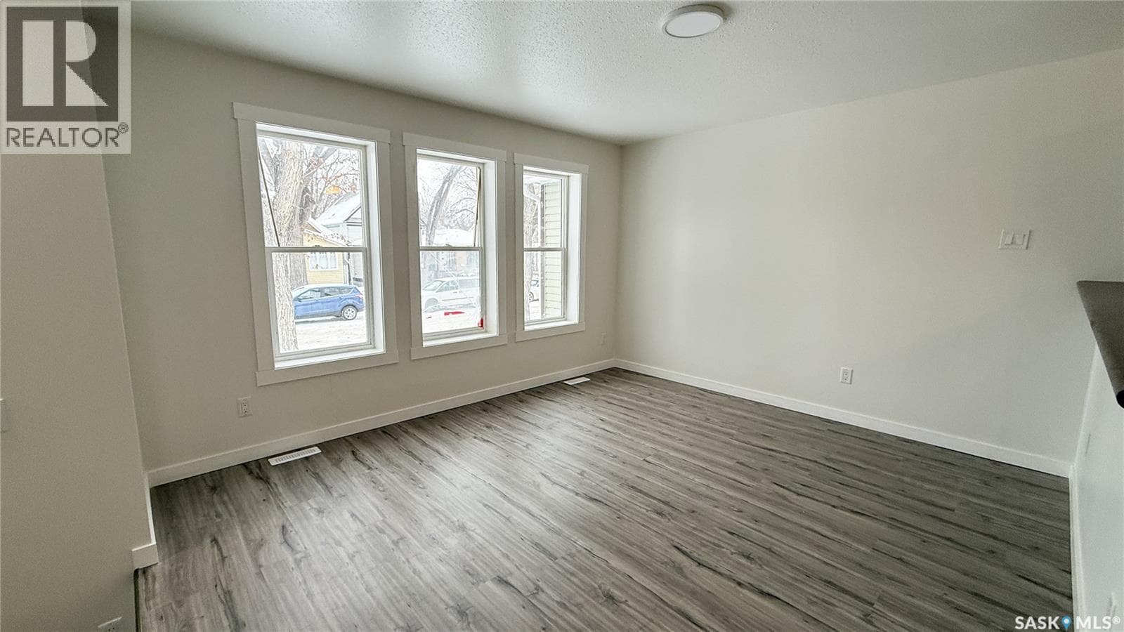 1924 MONTREAL STREET — photo 4