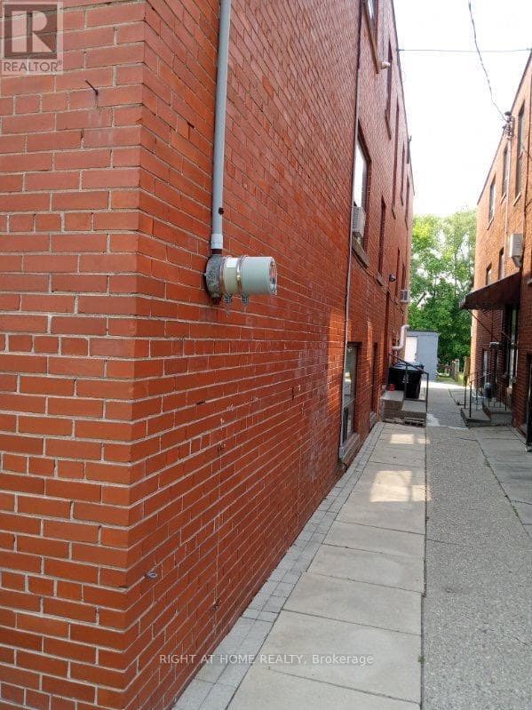 1020 O'CONNOR DRIVE, Toronto — photo 4