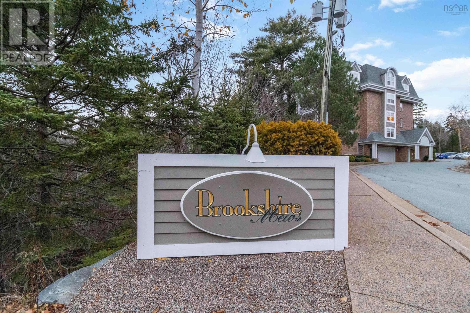 101 211 Hammonds Plains Road — photo 2