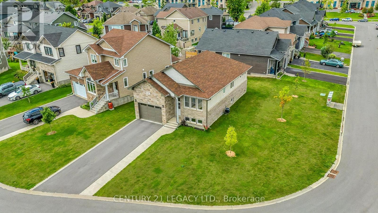 245 MILL POND PLAZA in Cataraqui North