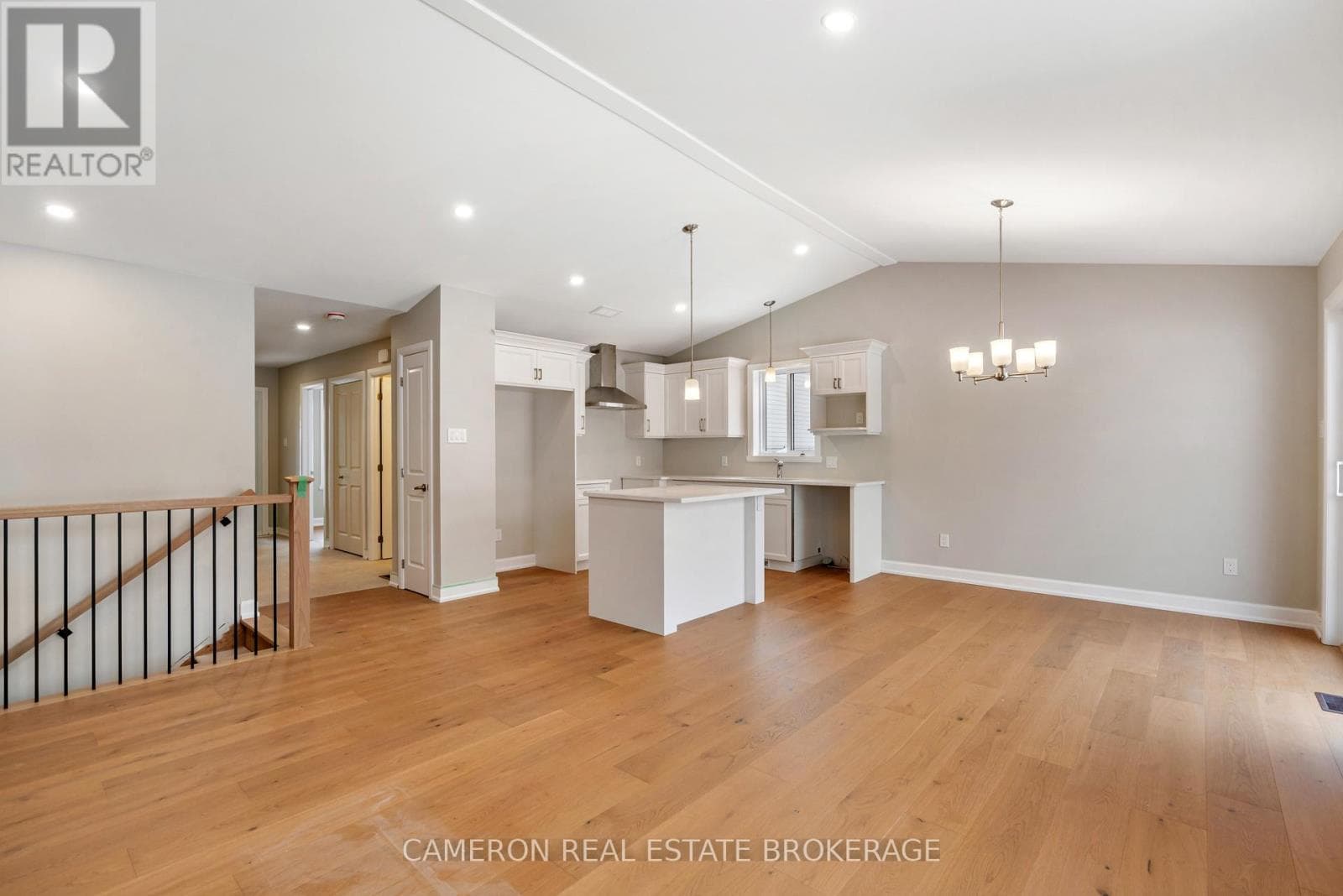 3153 MAURICY STREET — photo 3