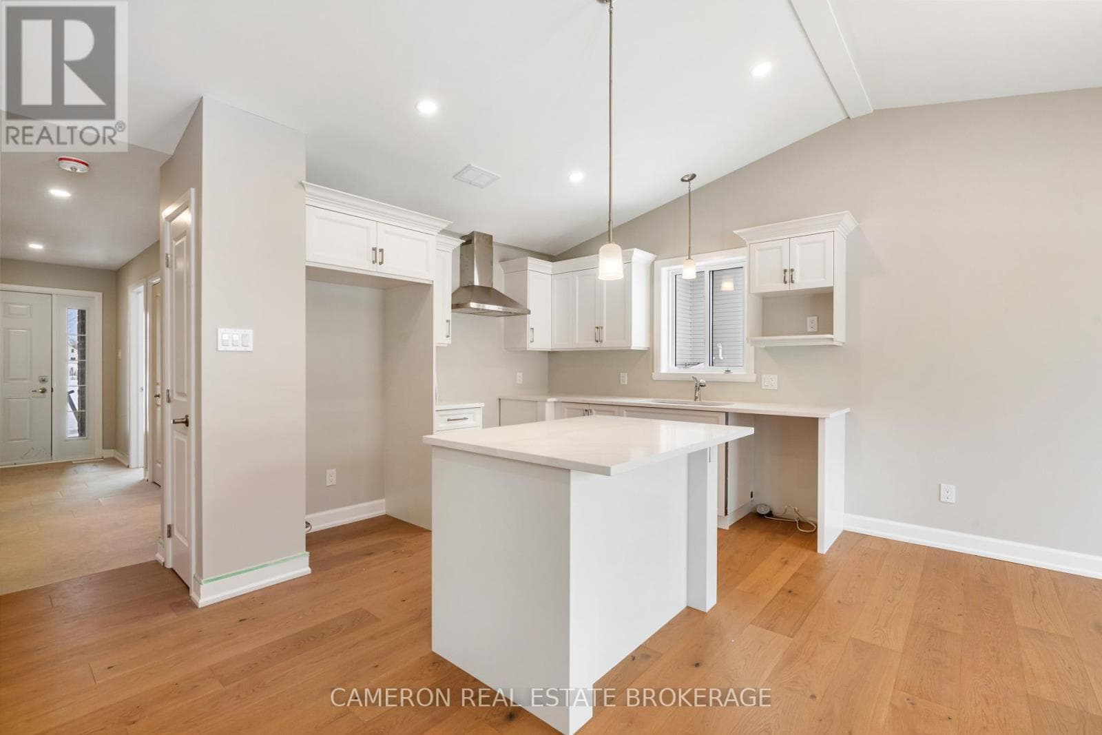 3153 MAURICY STREET — photo 4