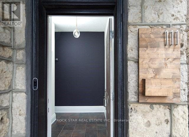 111 AINSLIE STREET NORTH, Toronto — photo 2