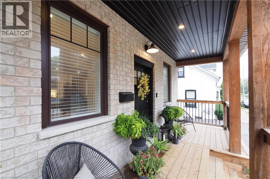 238 EAGLE STREET SOUTH STREET SOUTH — photo 3
