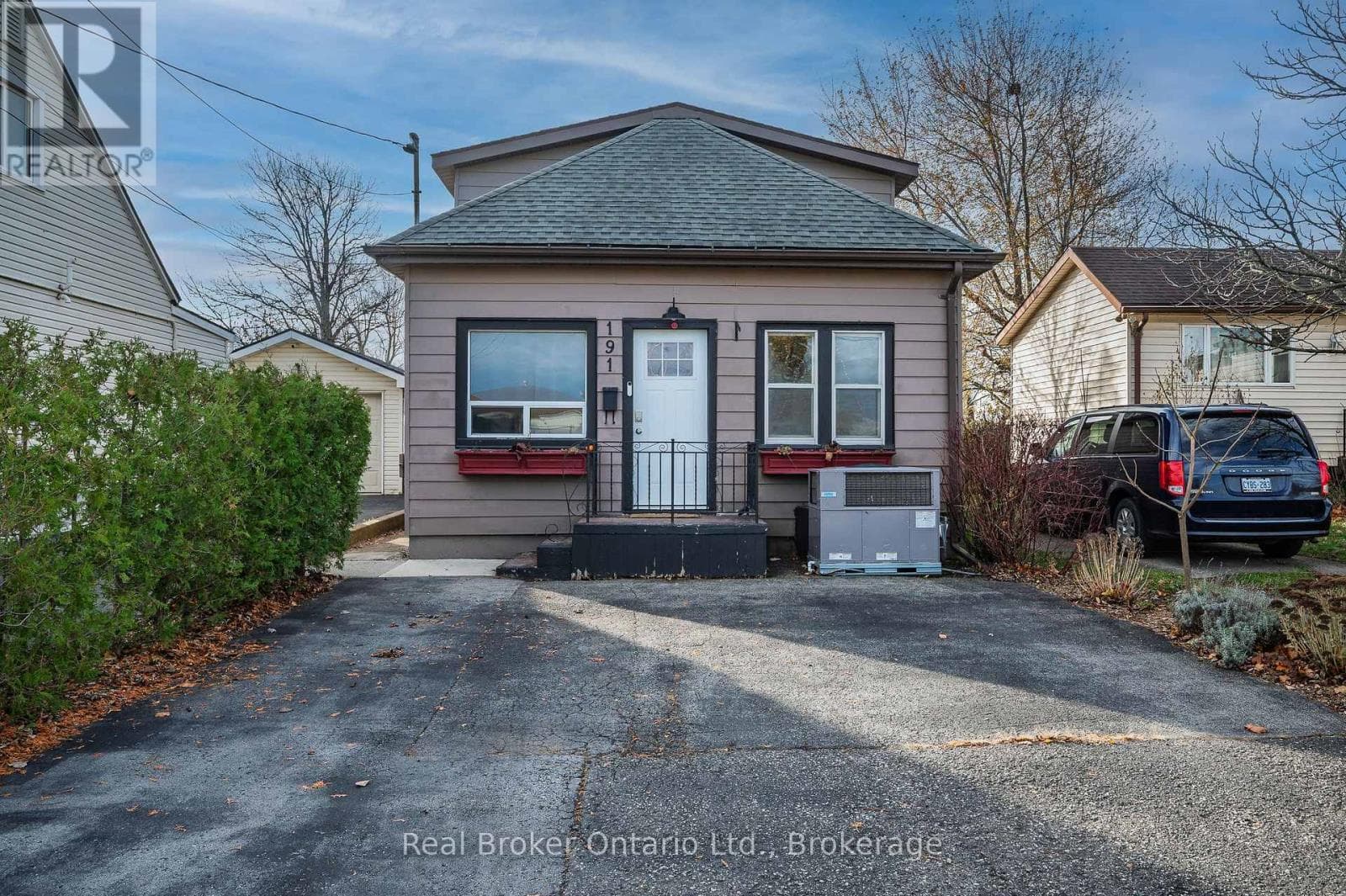 191 GILMORE ROAD — photo 3