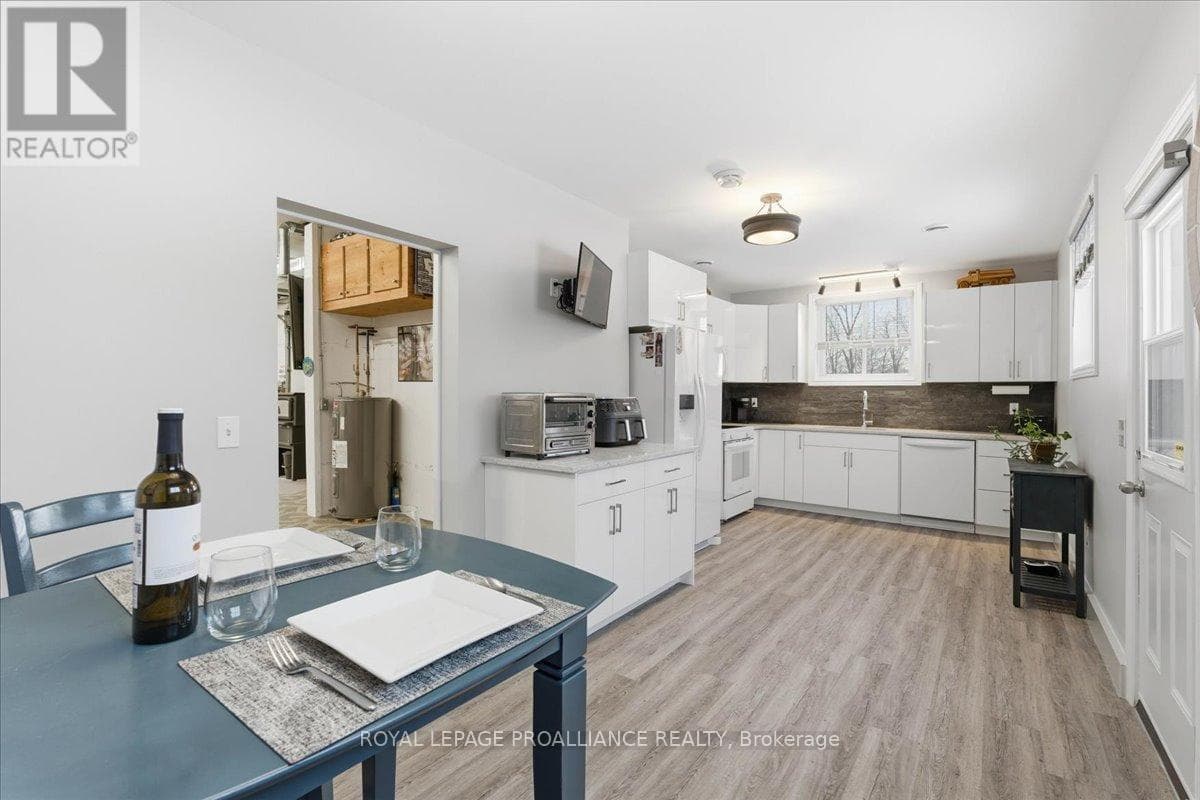 555 DOUGLAS ROAD, Central Lakes — photo 4