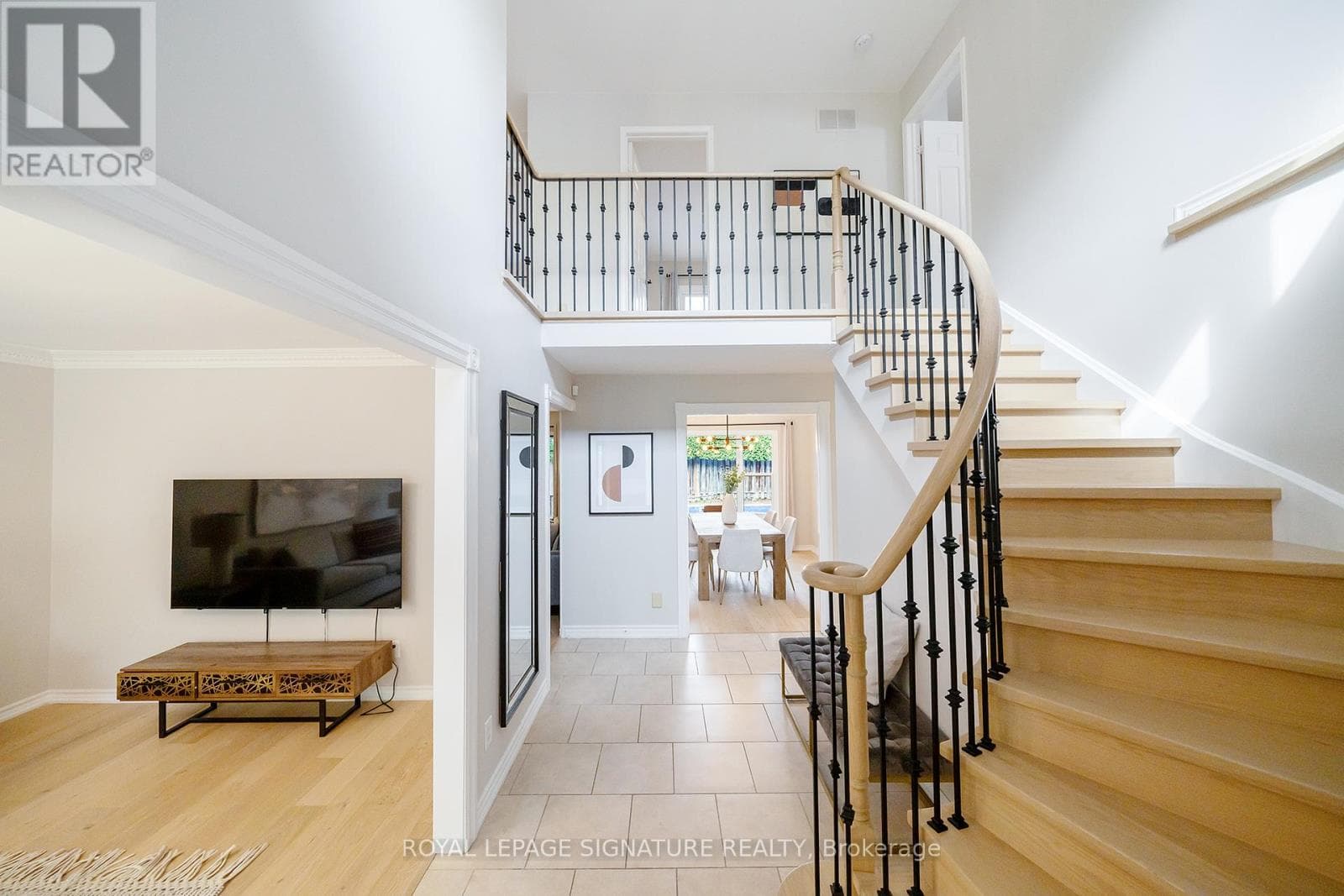 1239 BARNWOOD SQUARE — photo 2