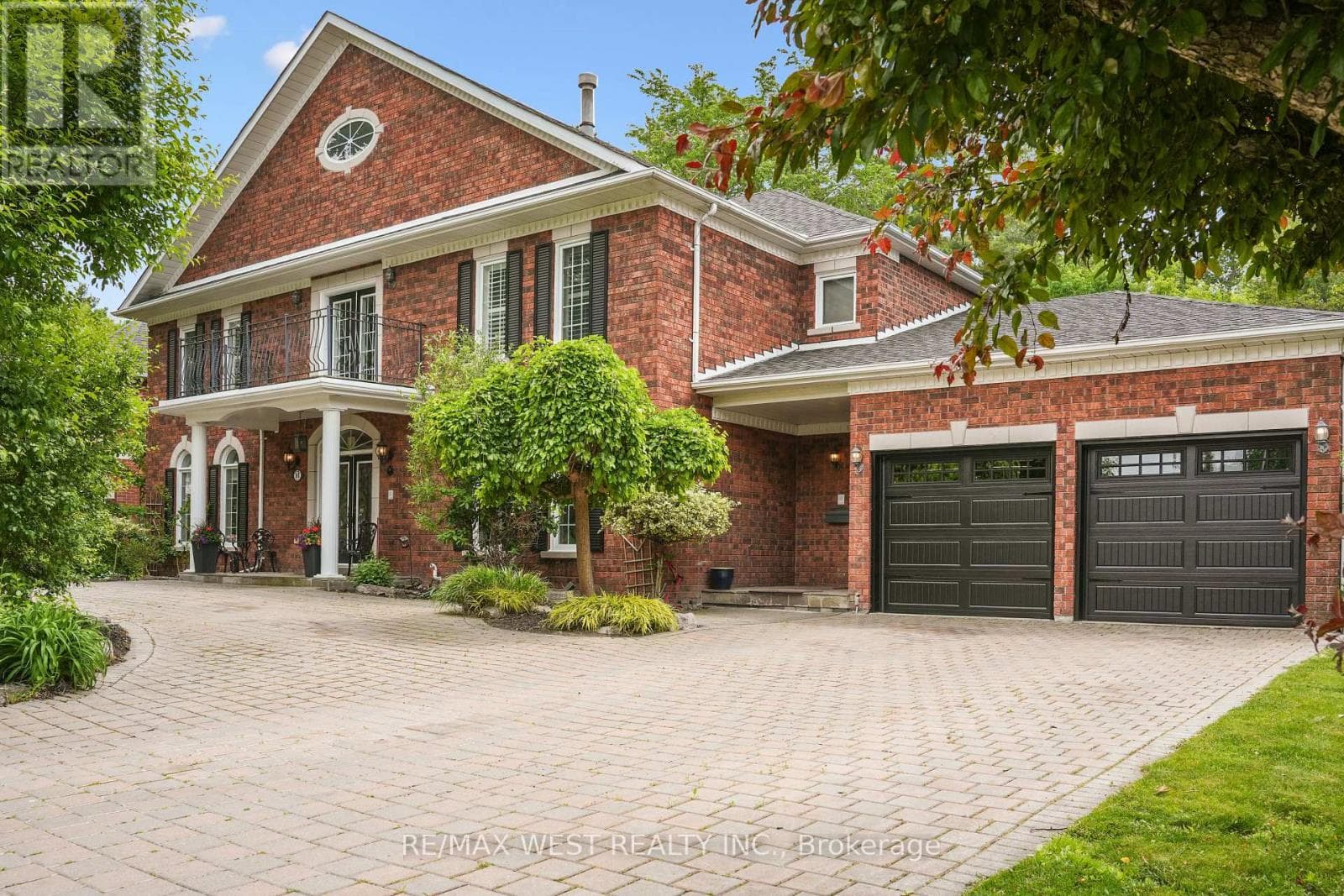 81 WOODVIEW DRIVE in Rougemount