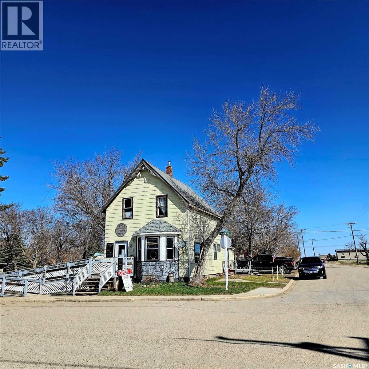 702 Main STREET in 