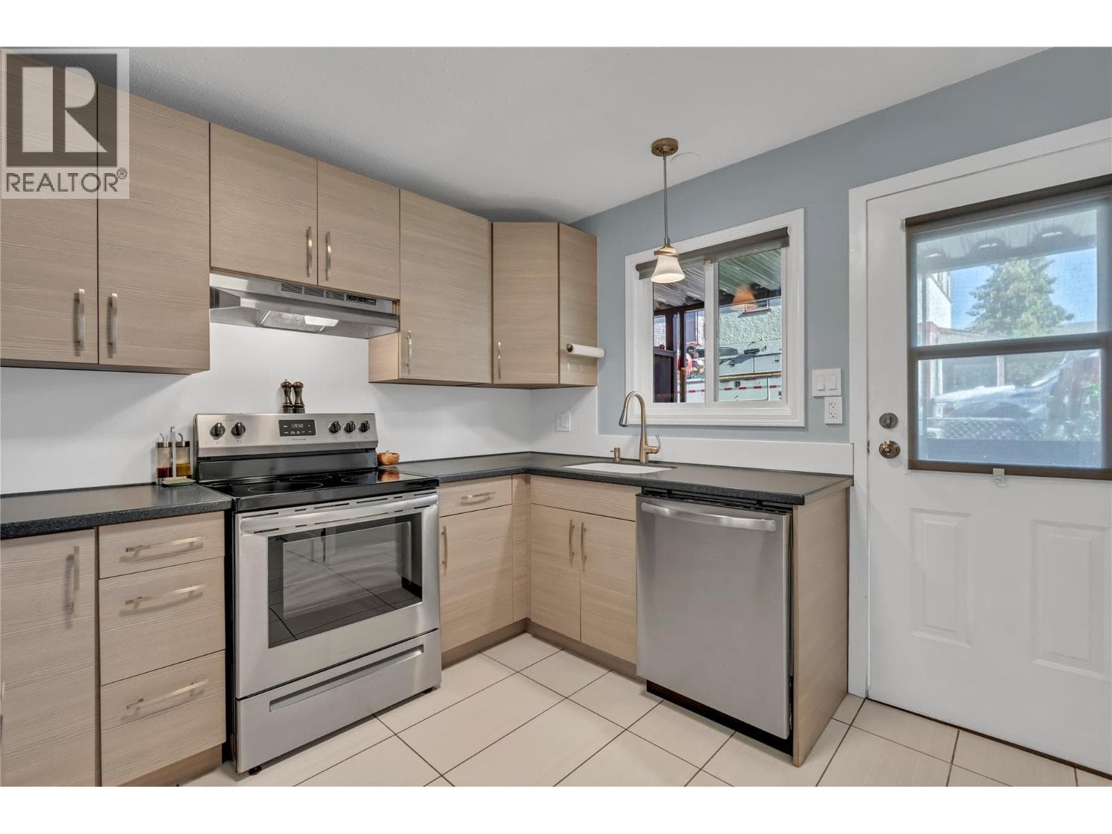 13707 Dickson Avenue Unit# 3 — photo 5