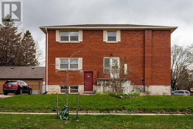 7 BALMORAL DRIVE in Westmount